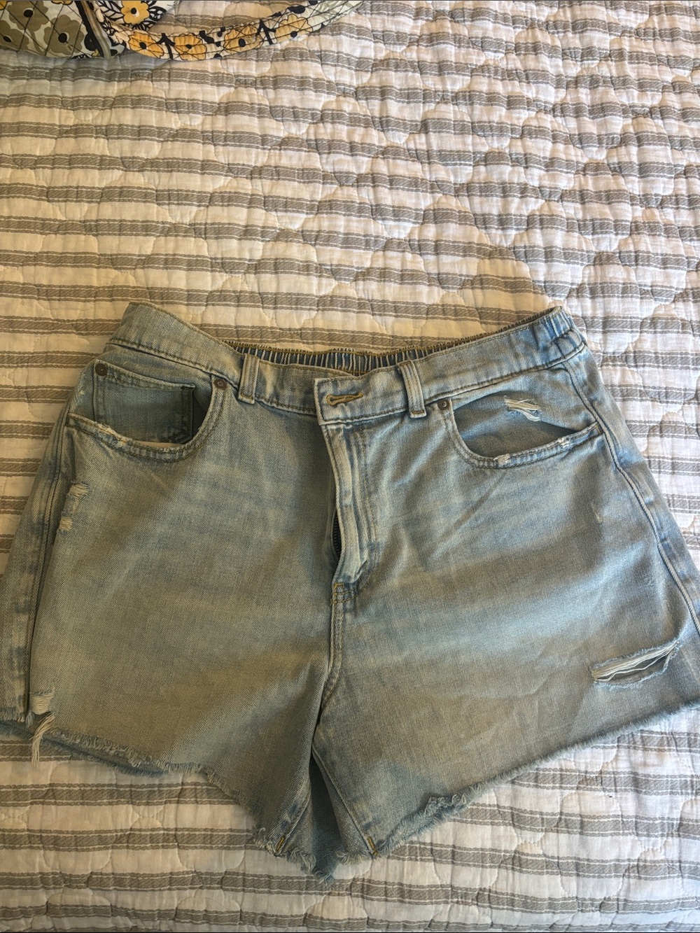 American Eagle Light Wash Shorts with elastic